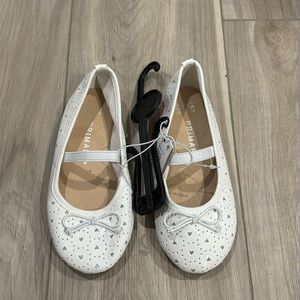 Girls shoes